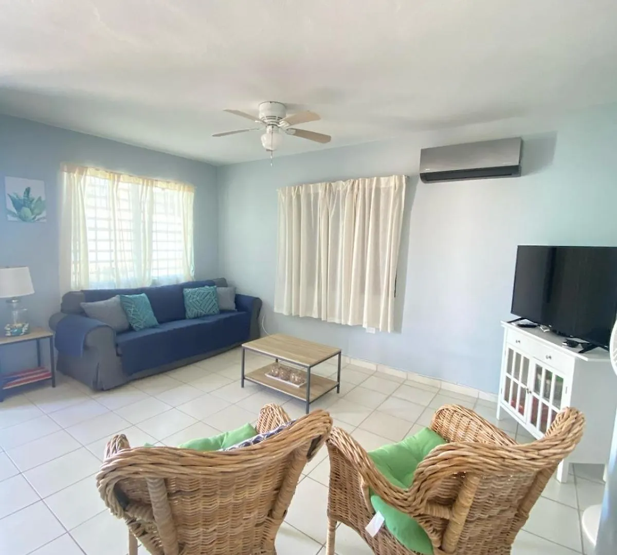 Seabreeze Family Beach Retreat Arecibo